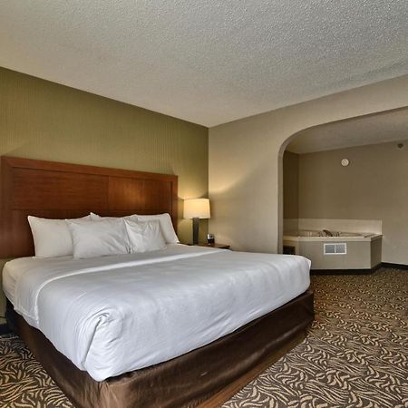 קורטלנד Clarion Inn & Suites - University Area מראה חיצוני תמונה