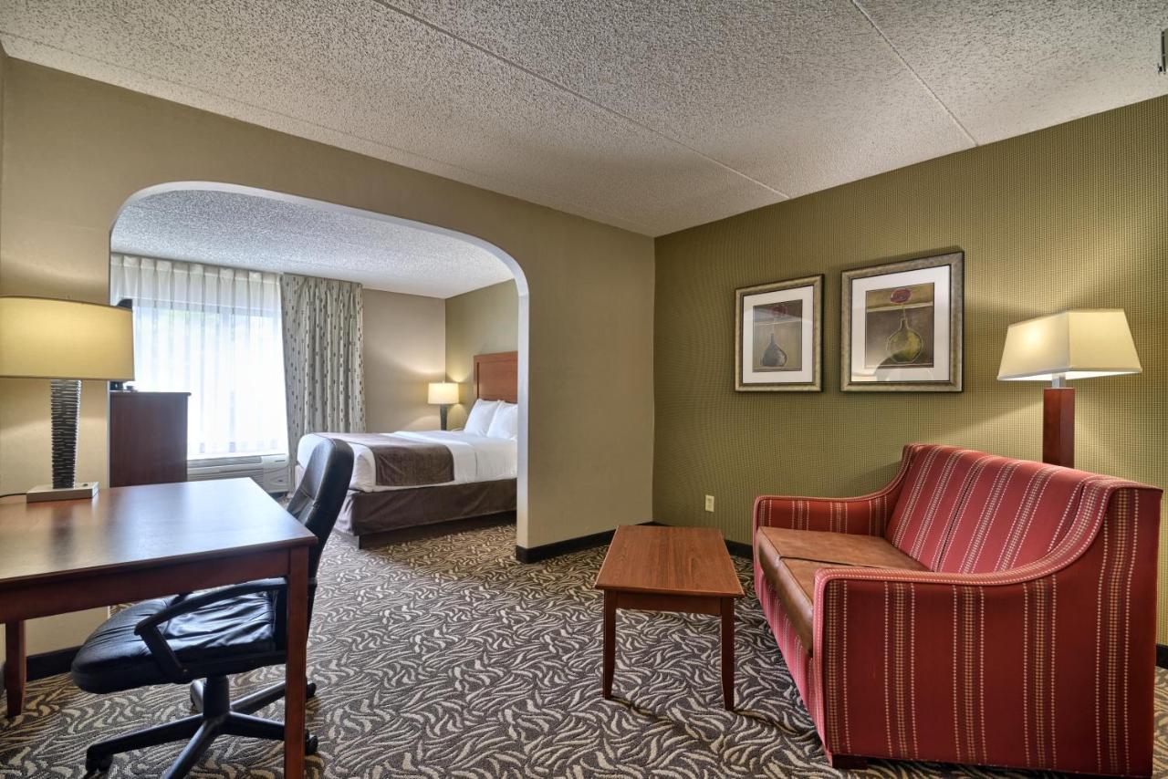 קורטלנד Clarion Inn & Suites - University Area מראה חיצוני תמונה