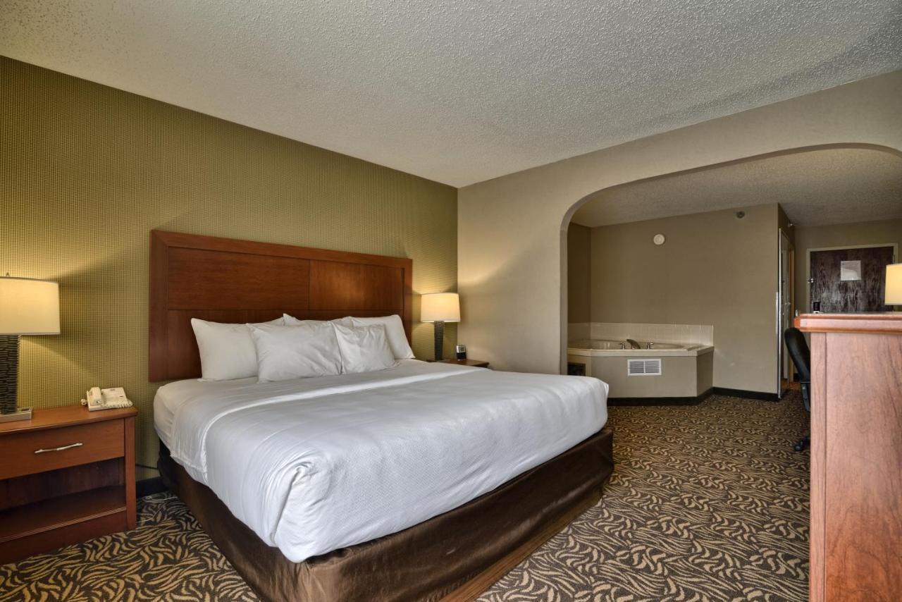 קורטלנד Clarion Inn & Suites - University Area מראה חיצוני תמונה