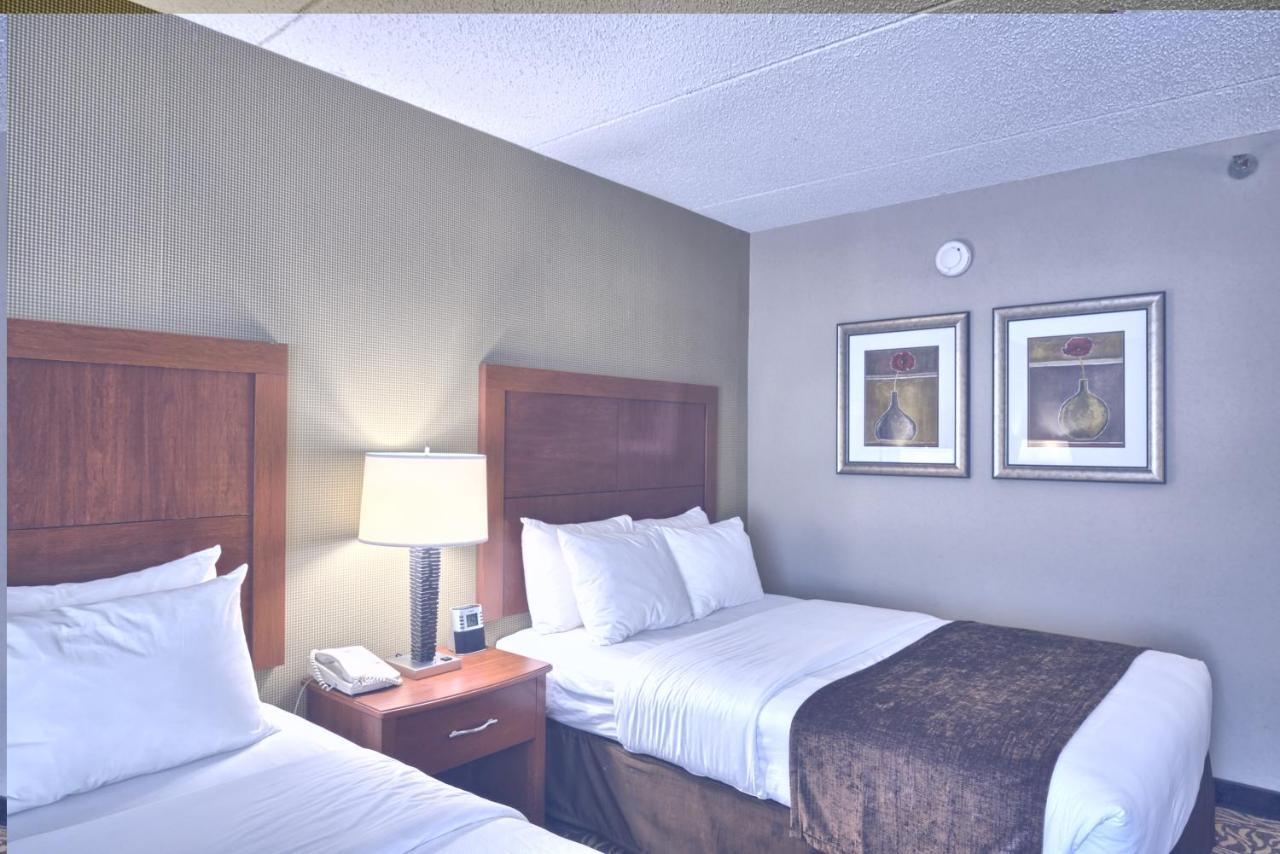 קורטלנד Clarion Inn & Suites - University Area מראה חיצוני תמונה