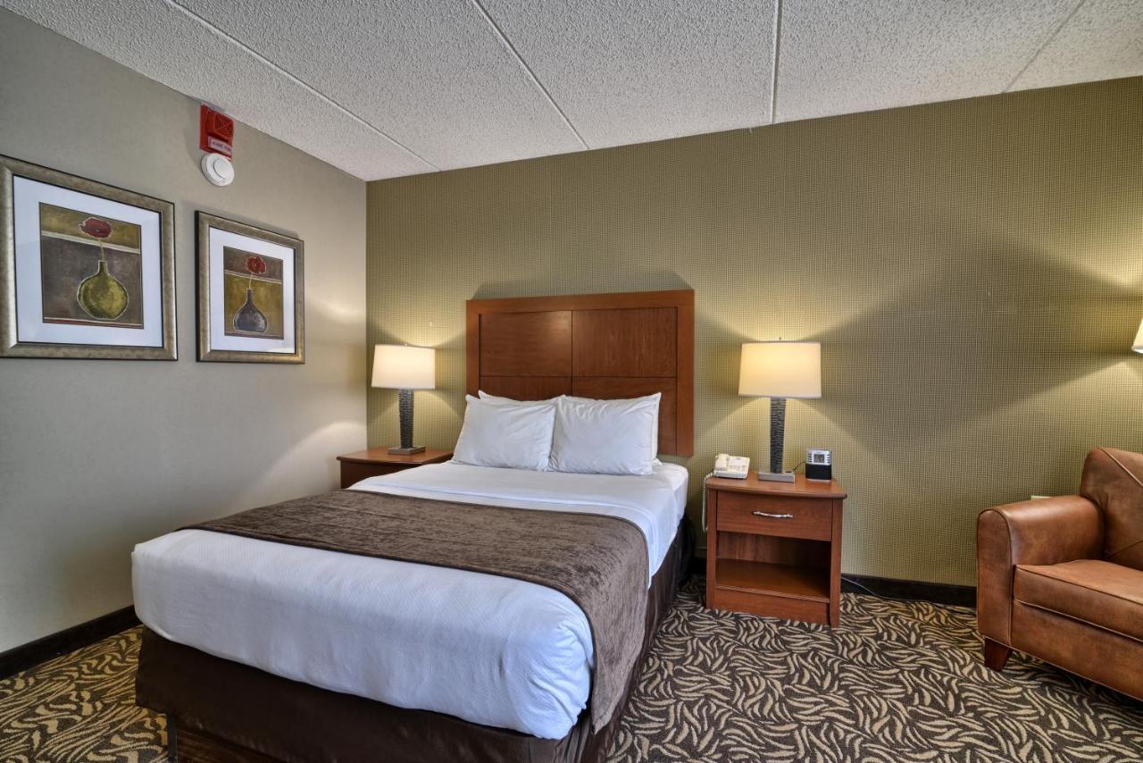 קורטלנד Clarion Inn & Suites - University Area מראה חיצוני תמונה