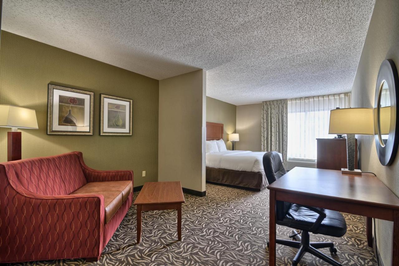 קורטלנד Clarion Inn & Suites - University Area מראה חיצוני תמונה