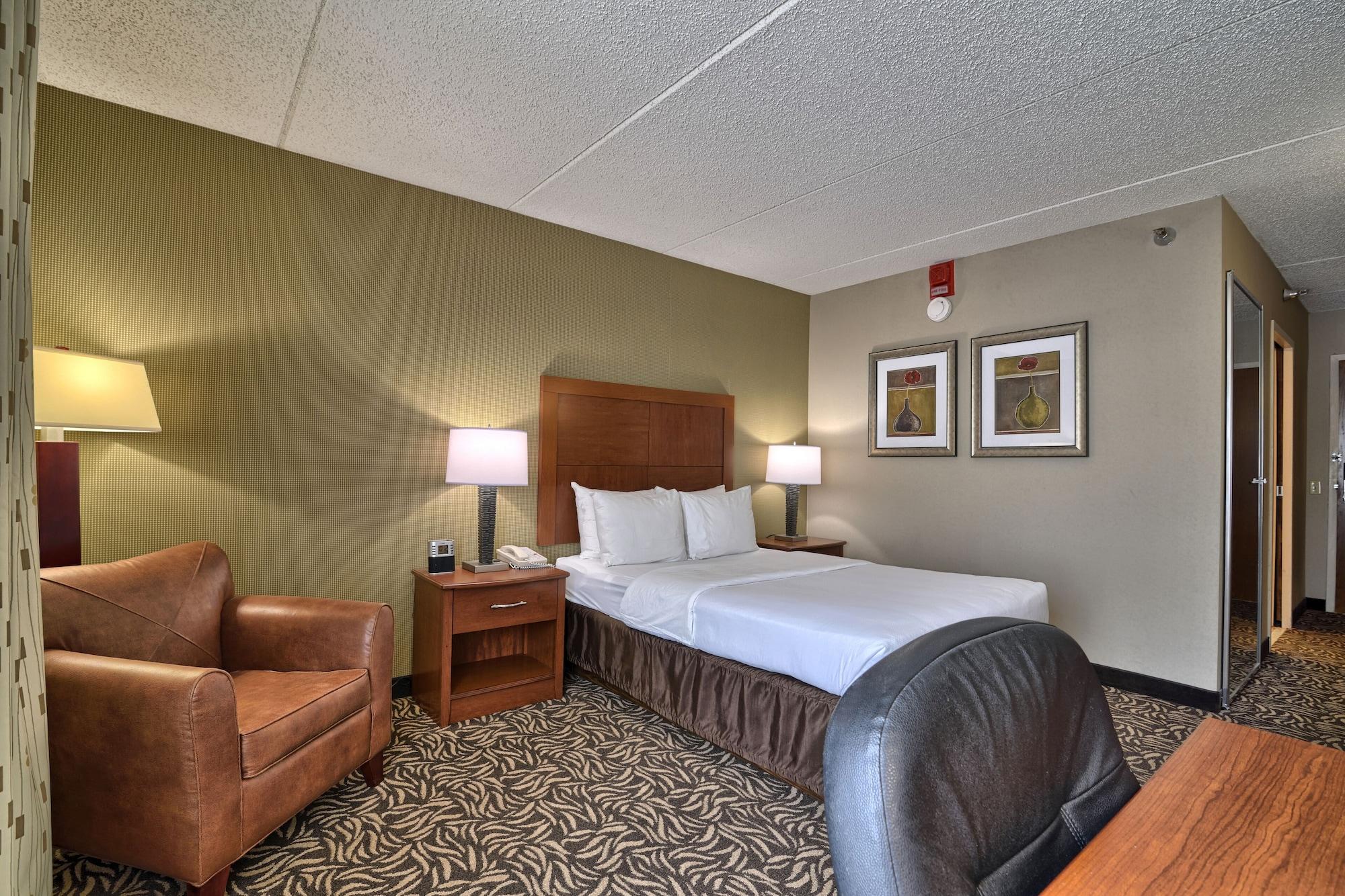 קורטלנד Clarion Inn & Suites - University Area מראה חיצוני תמונה