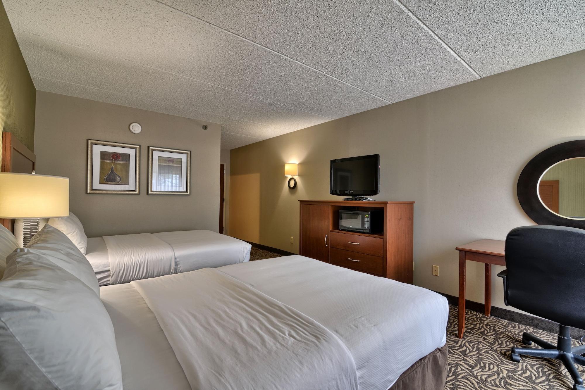 קורטלנד Clarion Inn & Suites - University Area מראה חיצוני תמונה