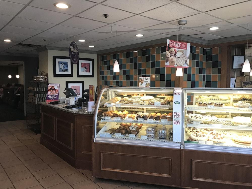 קורטלנד Clarion Inn & Suites - University Area מראה חיצוני תמונה