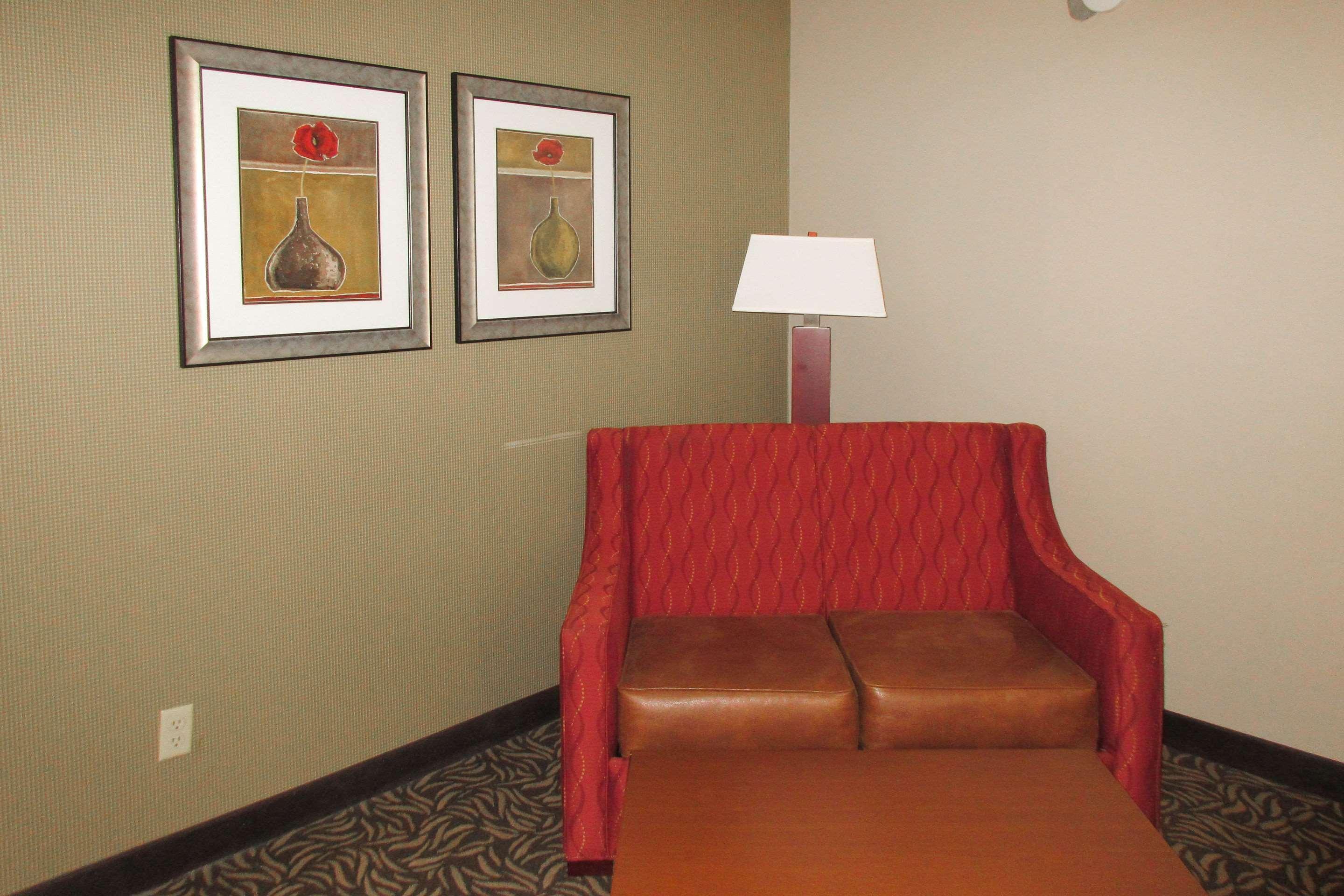 קורטלנד Clarion Inn & Suites - University Area מראה חיצוני תמונה