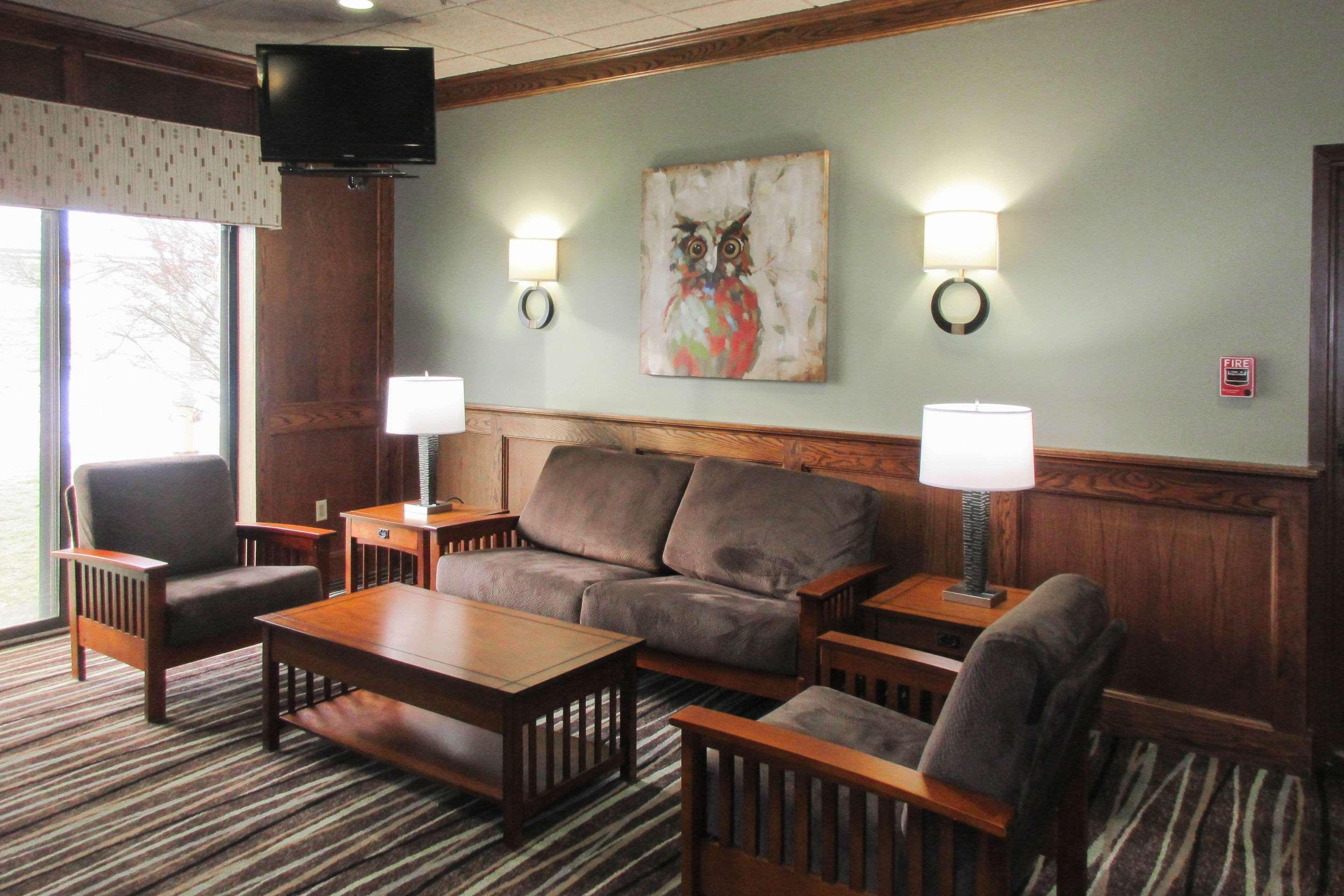 קורטלנד Clarion Inn & Suites - University Area מראה חיצוני תמונה